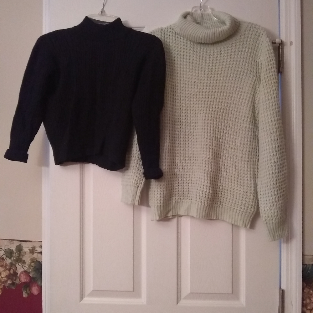 Lot of 2 Valerie Stevens and Forever 21 Girls Sweaters